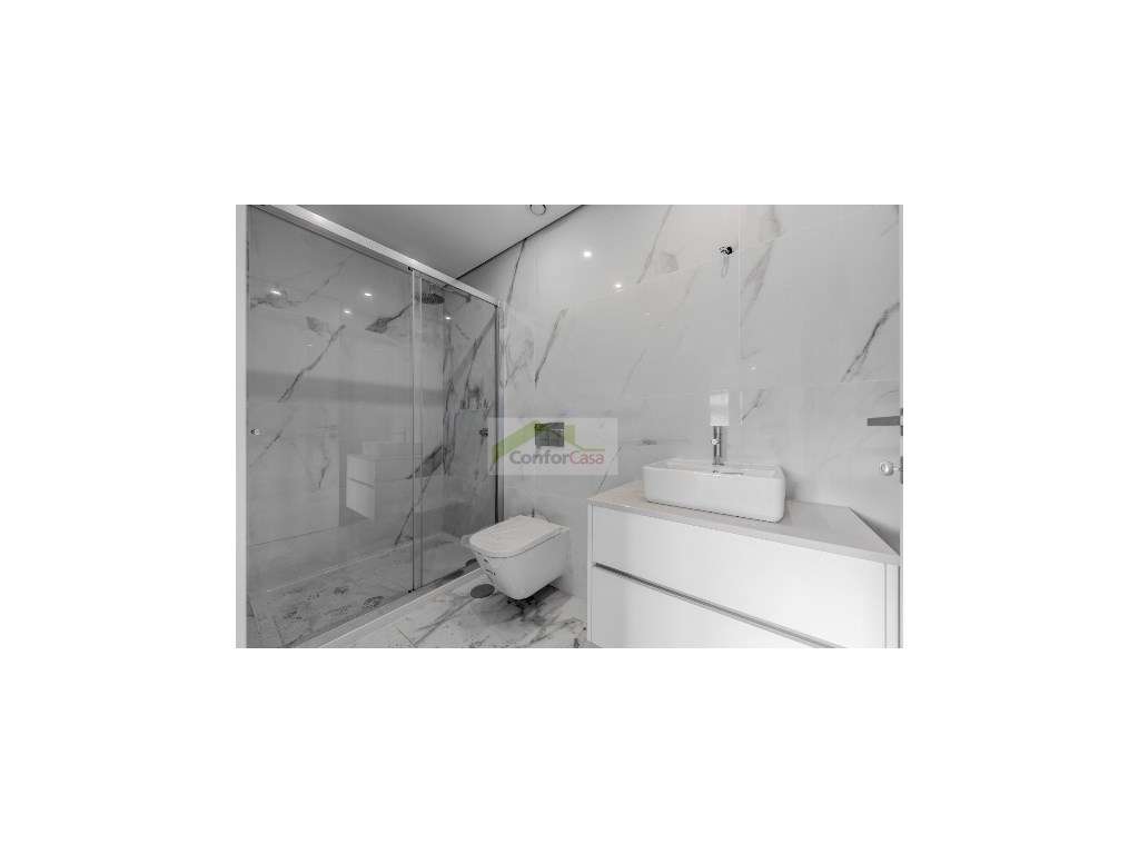 Apartamento T2 em Construção com Varanda e Garagem - Braga Centro-7