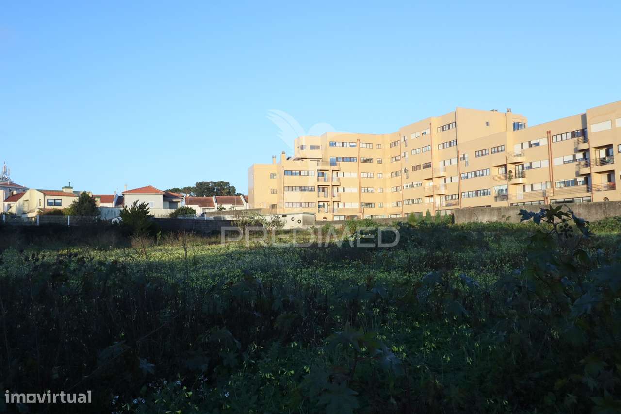 Terreno 3.100 m² em Valadares  ( centro)   Vila Nova de Gaia-1