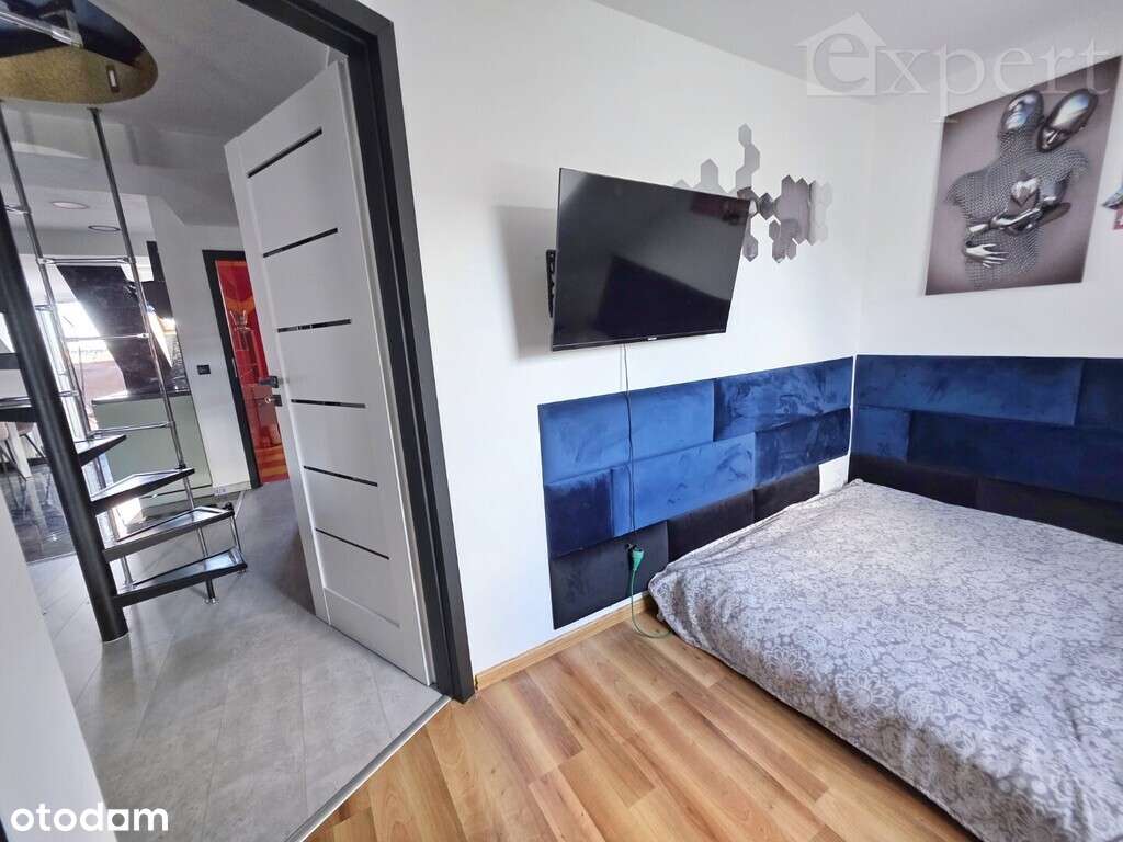 Dwa poziomy z tarasem i miejscem parkingowym-15