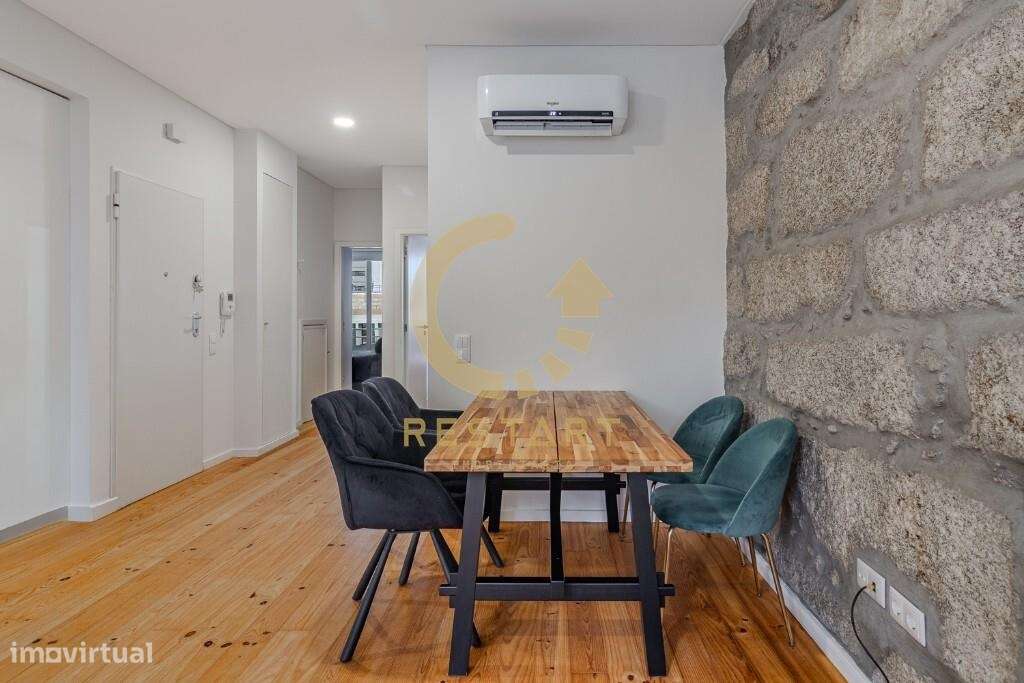 T2  Renovado para venda no Centro do Porto-7