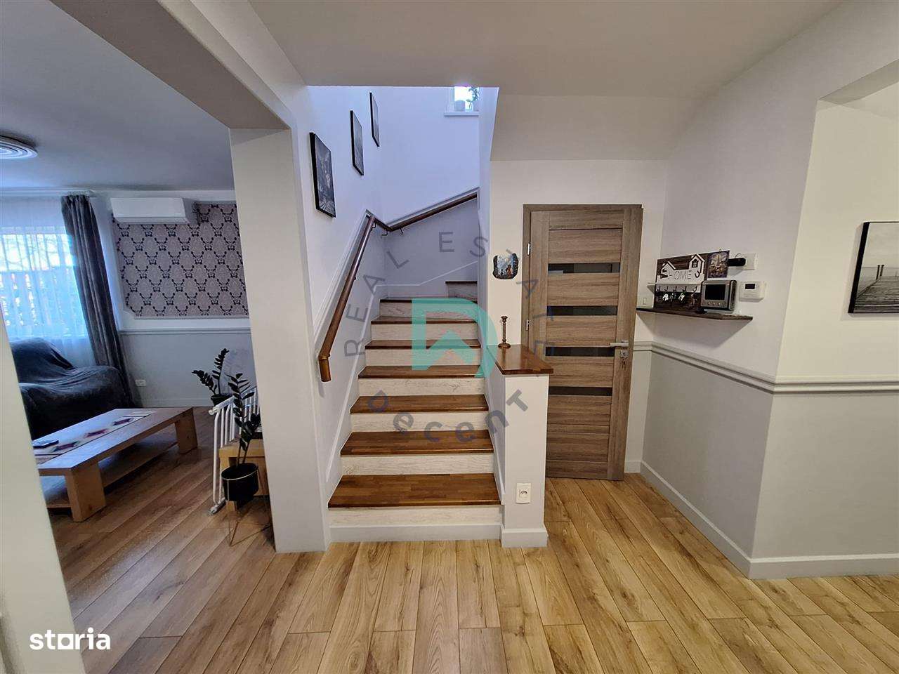 Casa 5 camere Stupini - Imagine principală: 3/20