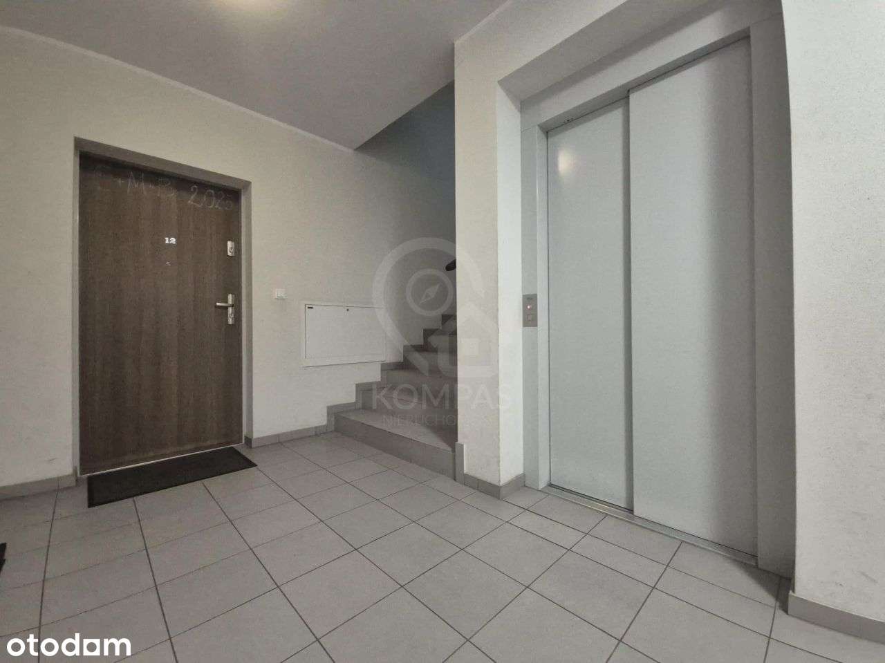 Premium 3 pok. z 2014 roku z Mp widok na park-18