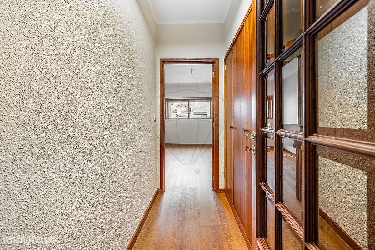Apartamento T2+1 Renovado no Coração de Vila Nova de Famalicão-4