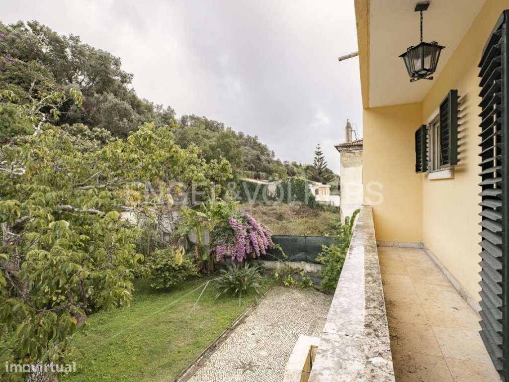 Moradia Isolada com Terreno de 1.300 m² em Alvalade-38