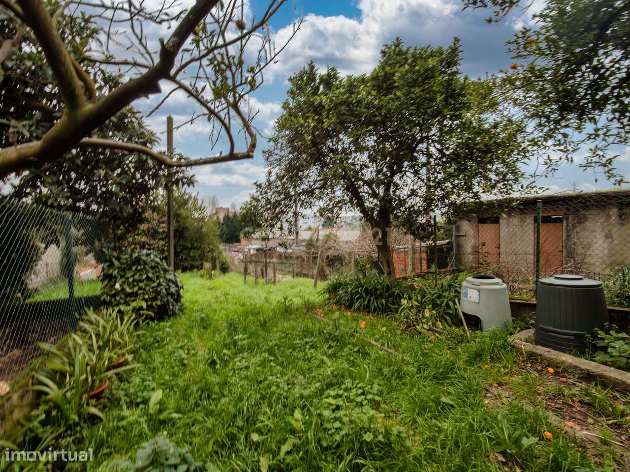 Moradia T3 em Ermesinde com Grande Quintal e Excelente Potencial de In-47