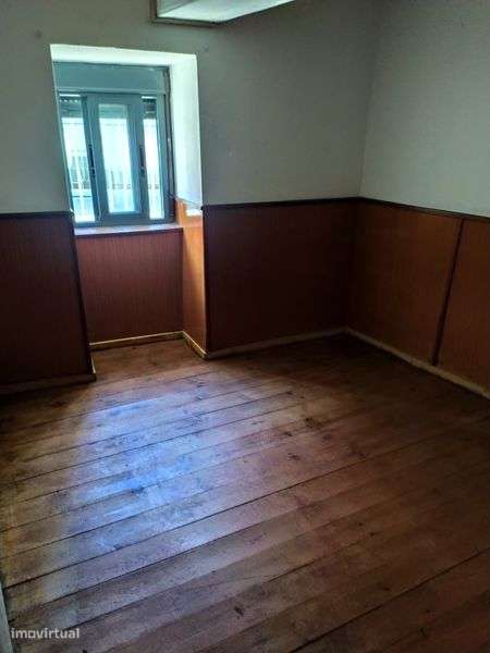 Vende-se Casa em Escalhão - Grande imagem: 5/10