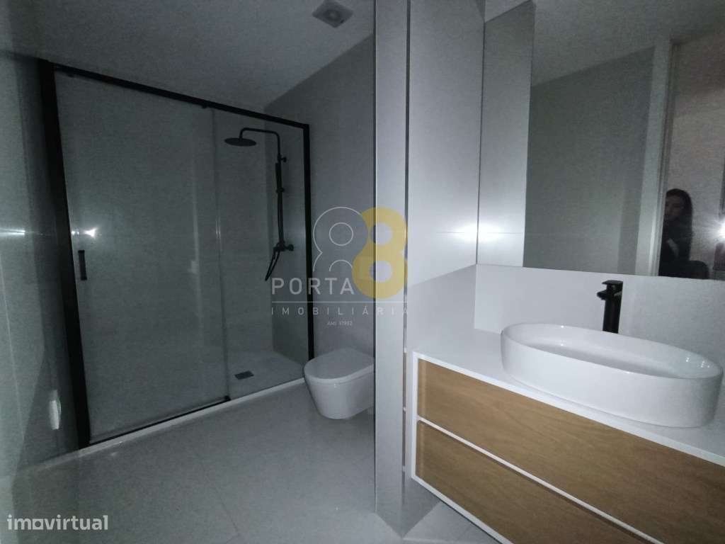 Apartamento T2 com Terraço de 255 m² em Matosinhos-7