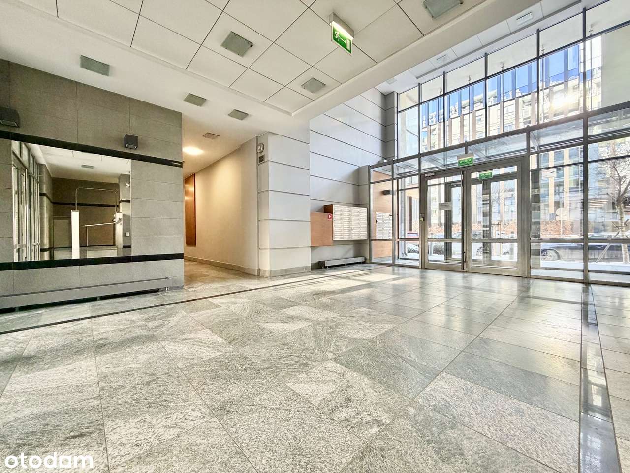 Komfortowy, wykończony apartament z garażem przy Rondzie Daszyńskiego-19