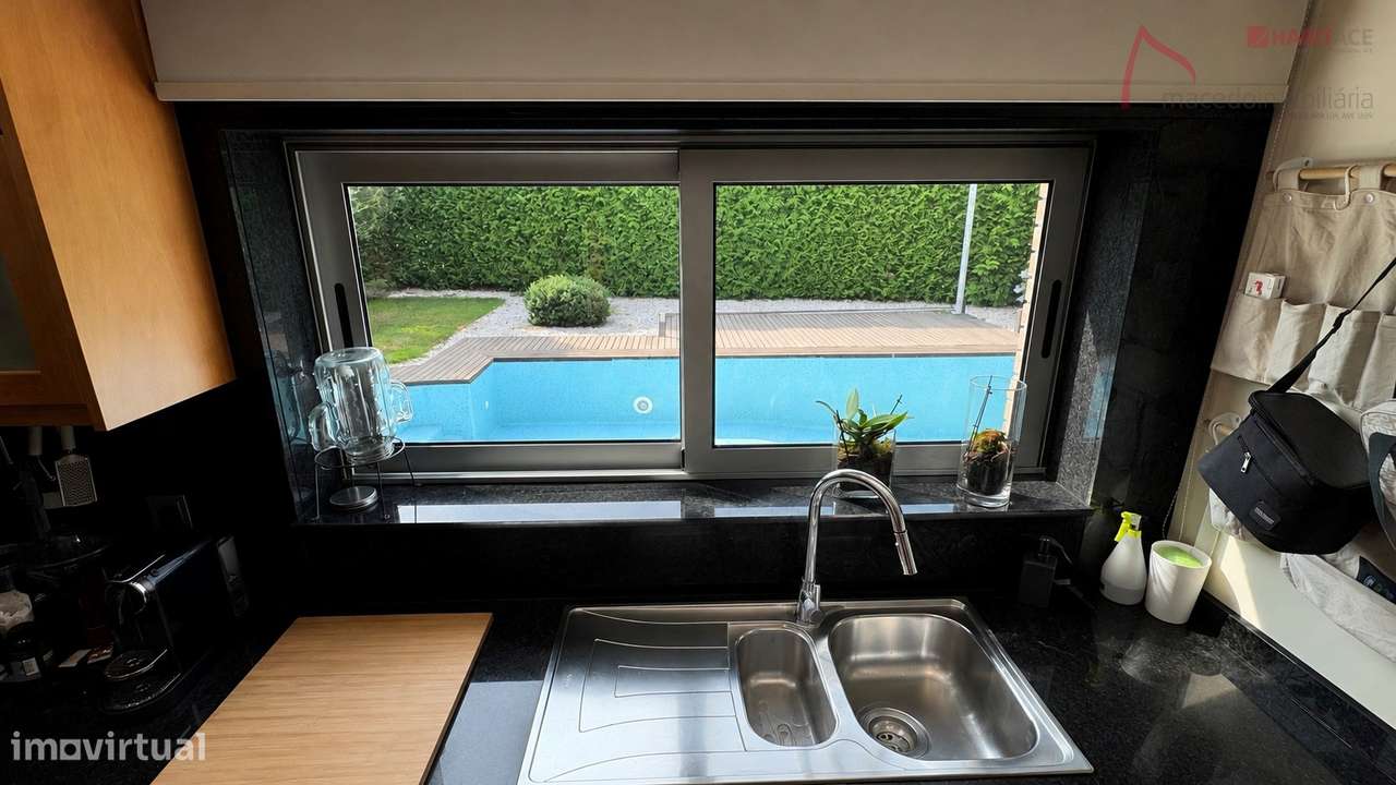 Moradia Isolada T3 com Piscina em Adaufe, Braga-16