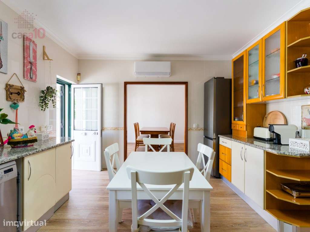 Moradia V5+1 renovada em zona de excelência em Alcochete-10