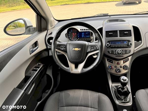 Chevrolet Aveo 1.6 LTZ - 32