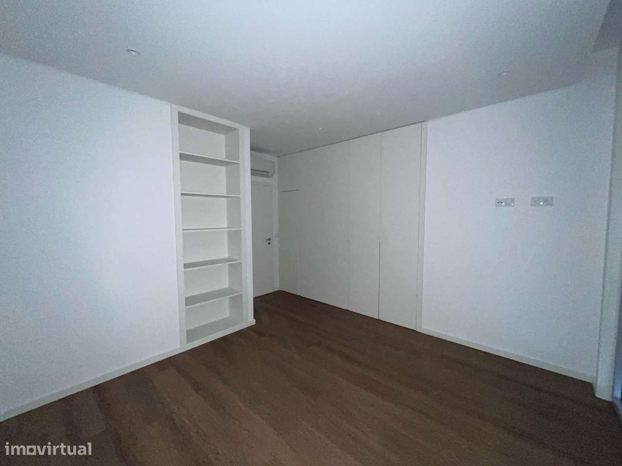 T1 Junto ao Palácio do Gelo - Viseu - Grande imagem: 5/11