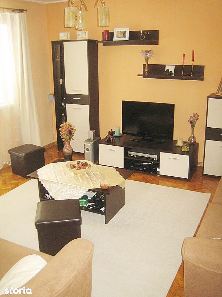 Apartament 4 camere de vanzare, zona Calea Aradului, Oradea