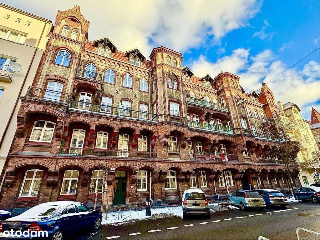 Duże mieszkanie w pięknej kamienicy na Łazarzu