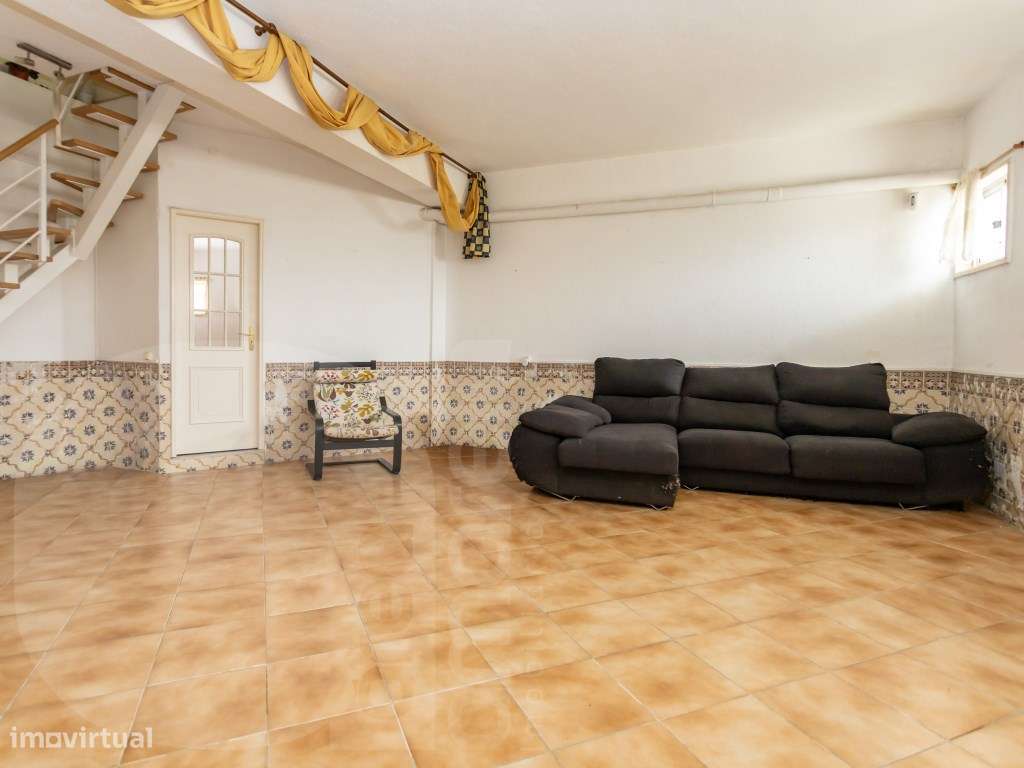 APARTAMENTO T3 DUPLEX INVERTIDO COM GARAGEM FECHADA UMA RARIDADE NO...-14