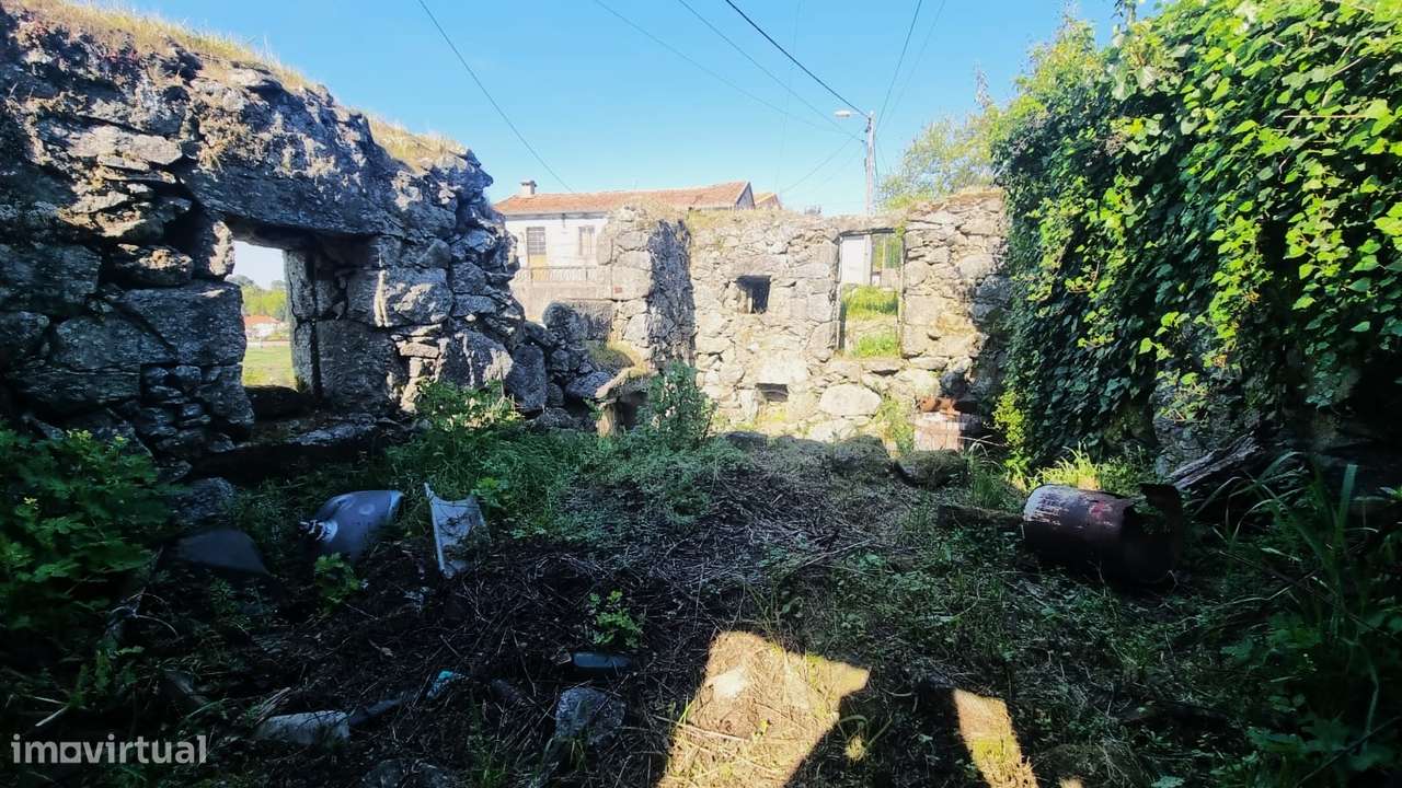 Habitação em ruína para restauro Figueiró-1