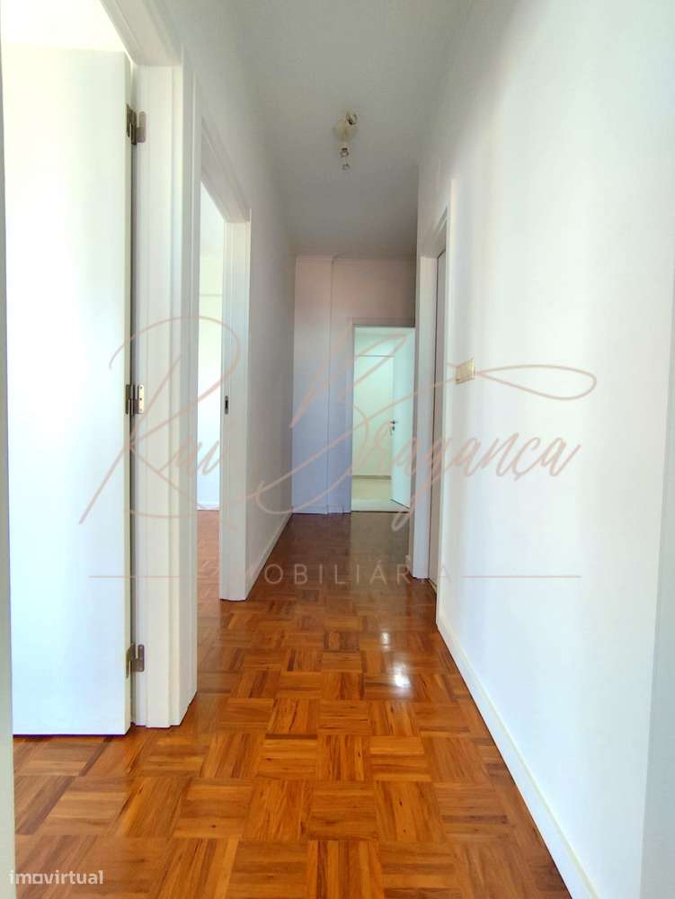 Apartamento T3 na Portela Totalmente Renovado-7