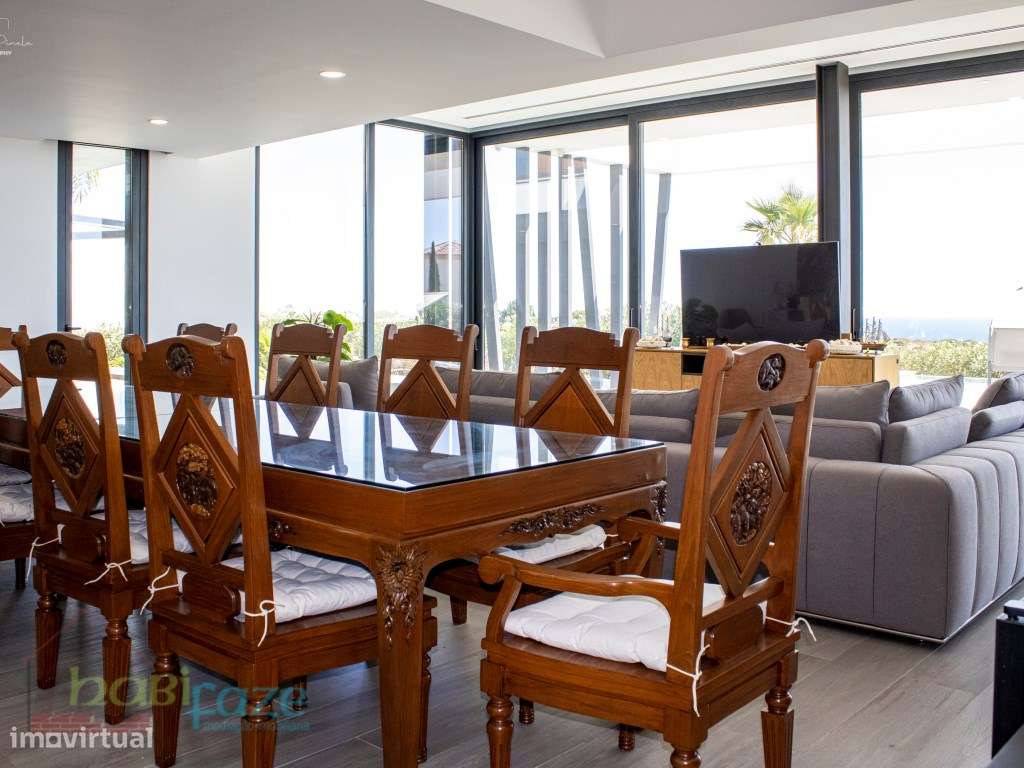 Vende-se Moradia de Luxo T5 com piscinas e Vista Mar-3
