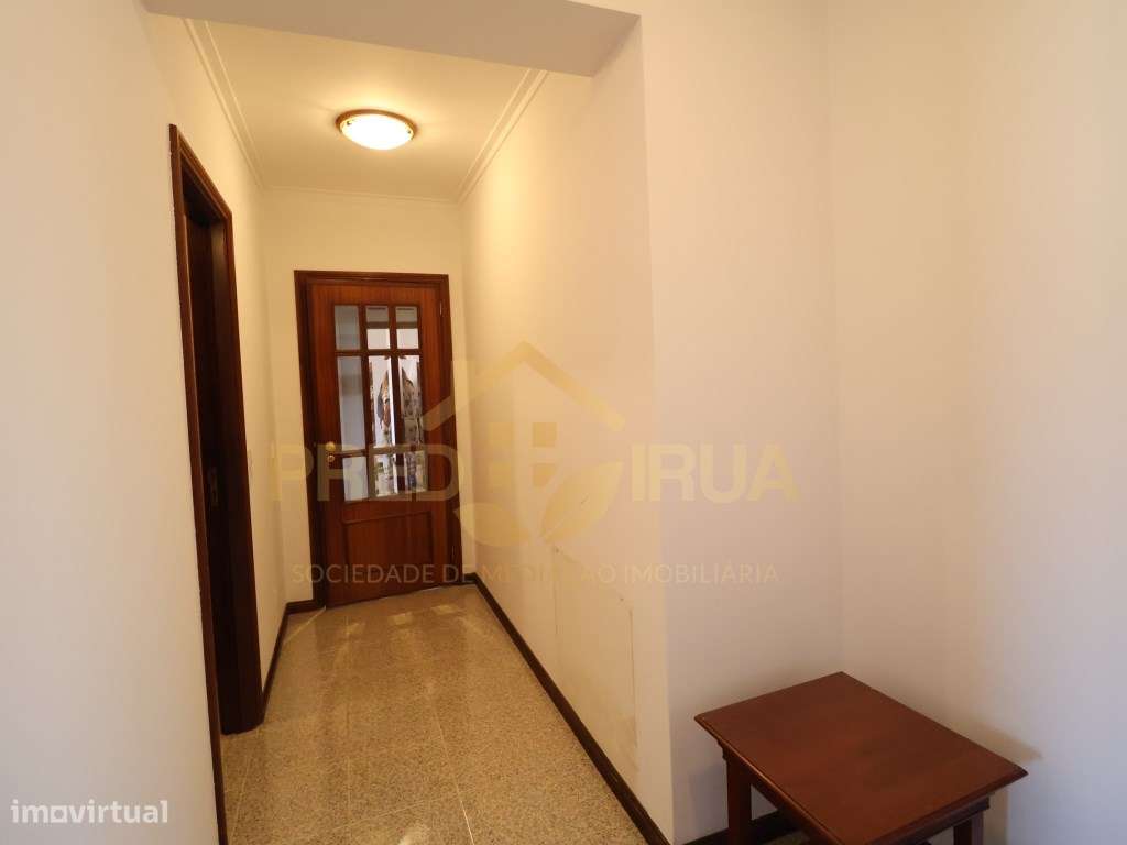 Fantástico T3 em Arcozelo com vistas de mar-17