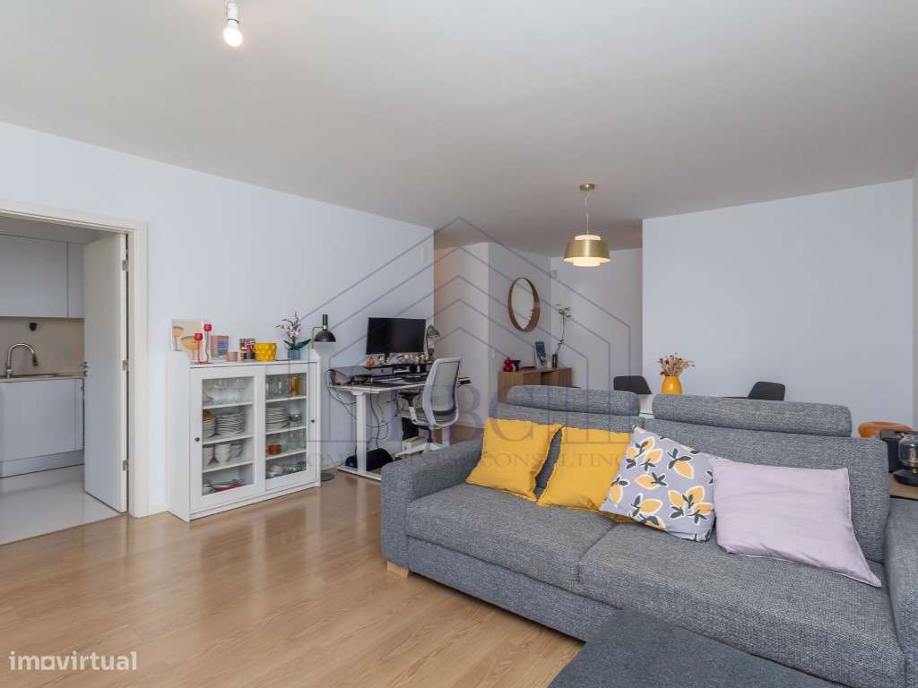 Vende-se Apartamento T1 no centro de Lisboa com arrecadação e garagem-3