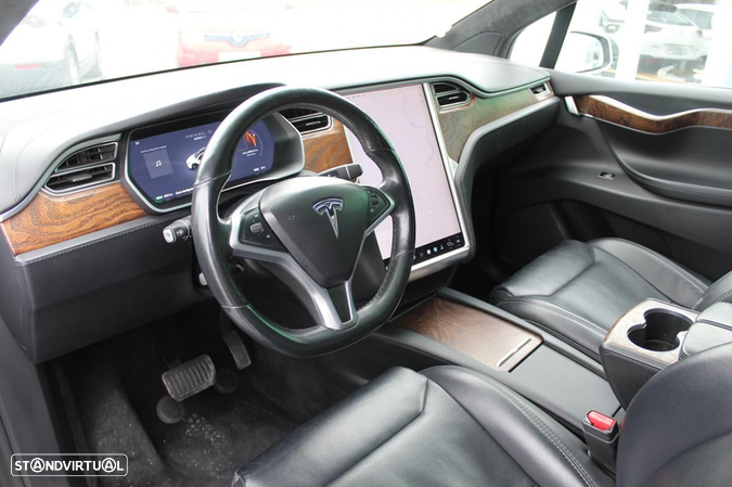 Tesla Model X 100D - 16