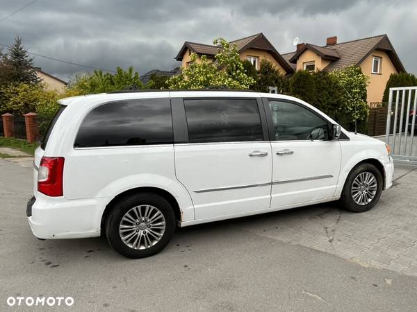 Chrysler Town & Country 3.6 Touring - 9