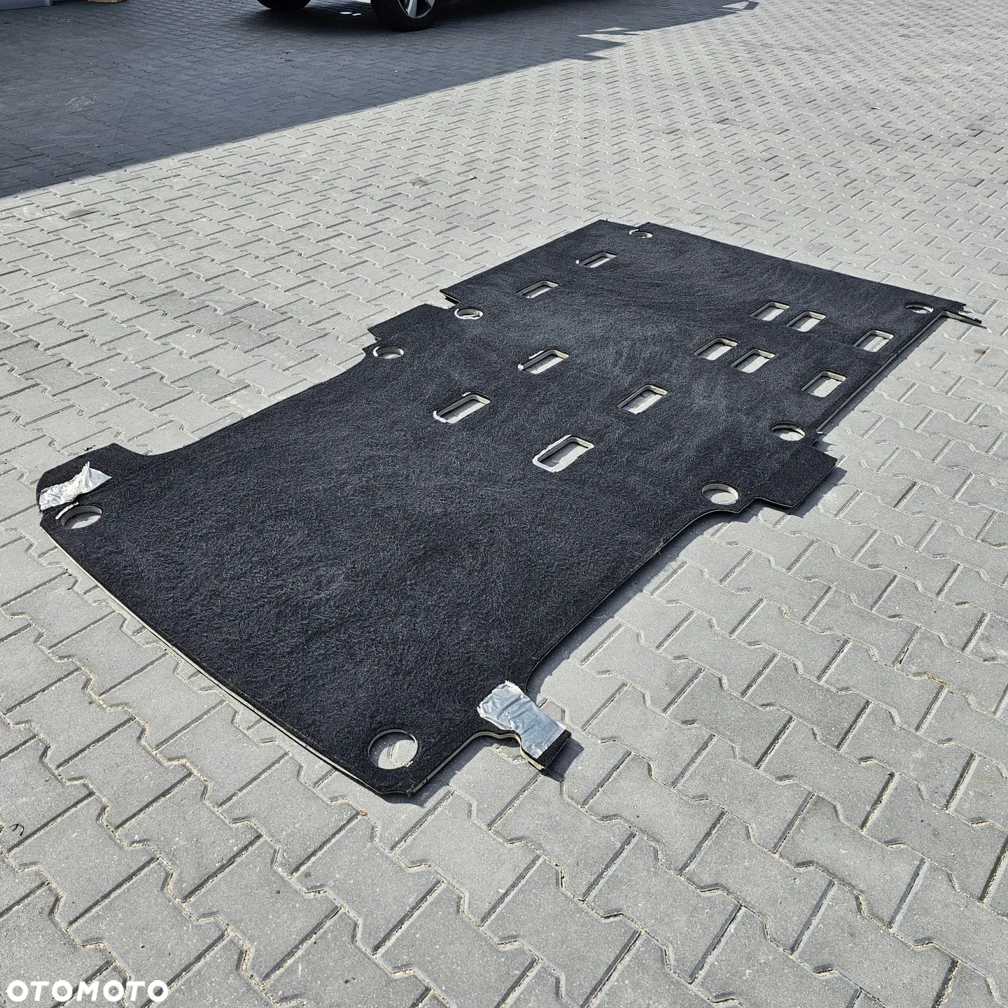 wykładzina dywan podłoga tył czarna BARDZO ŁADNA VW T5 T6 CARAVELLE LONG - 4