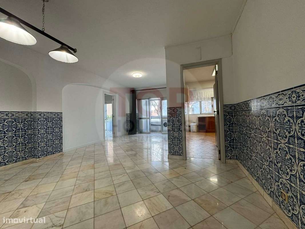 Apartamento T4 com elevador no centro de Faro - Grande imagem: 2/21