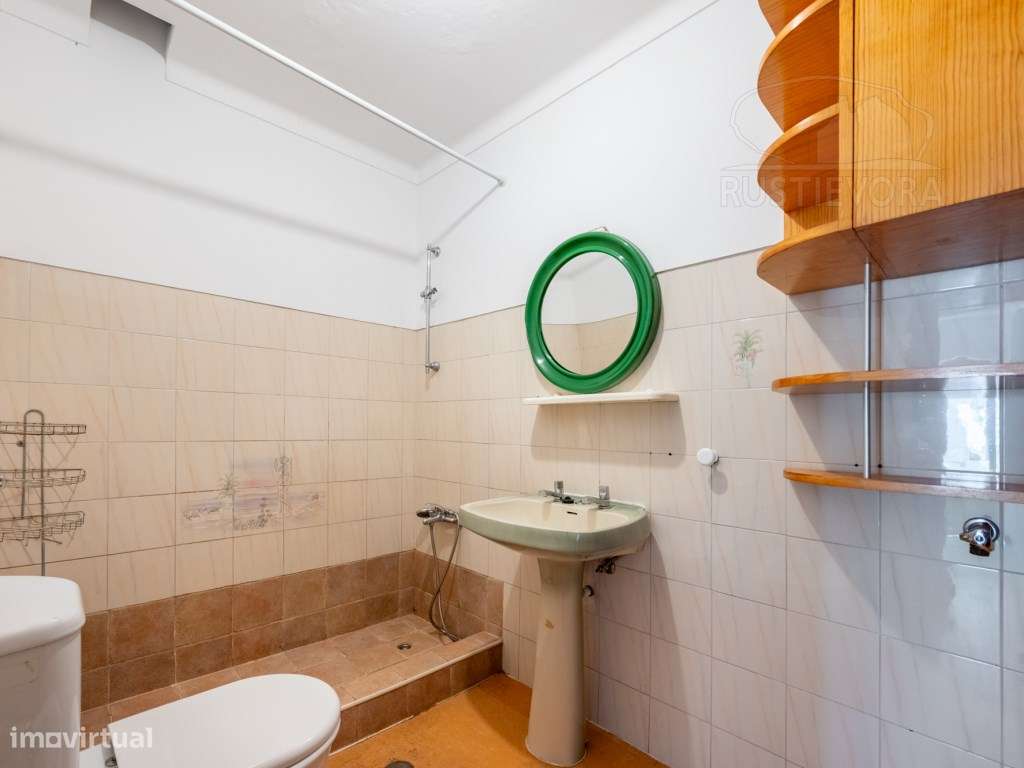 Moradia Unifamiliar T4 com quintal e terraço | Évora-12