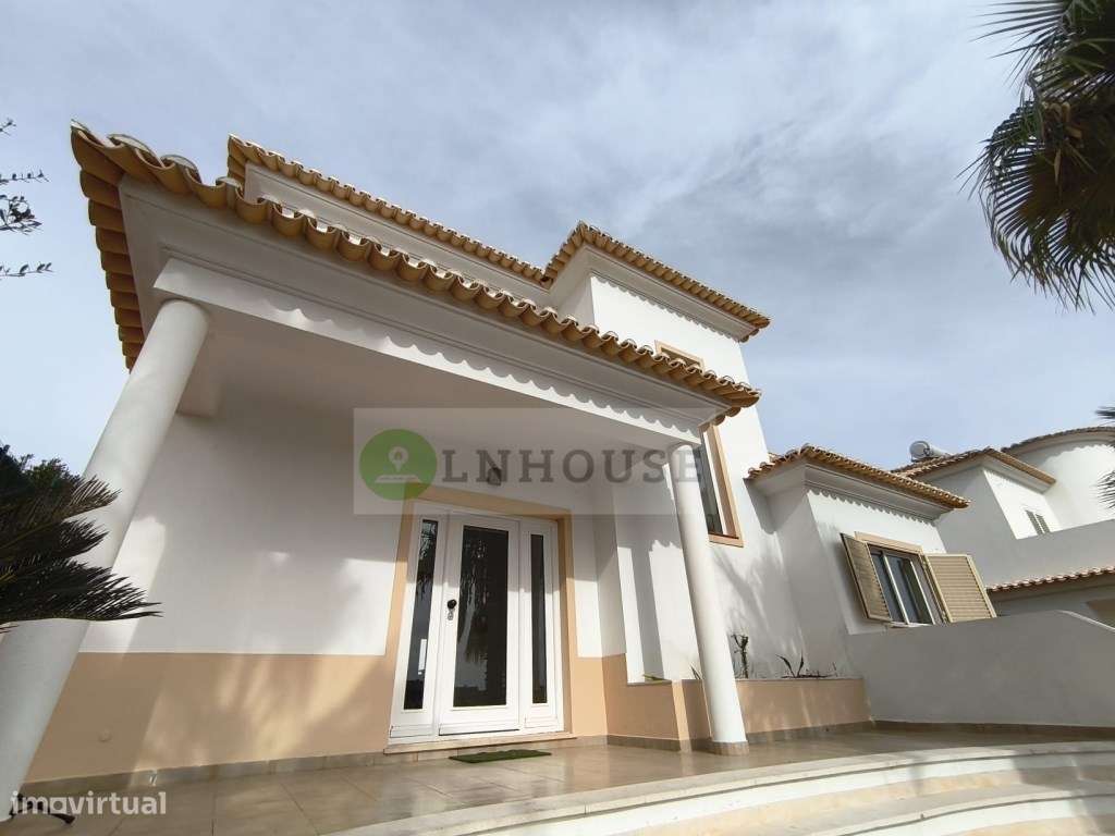 Moradia T4 com piscina e garagem - Castro Marim-57