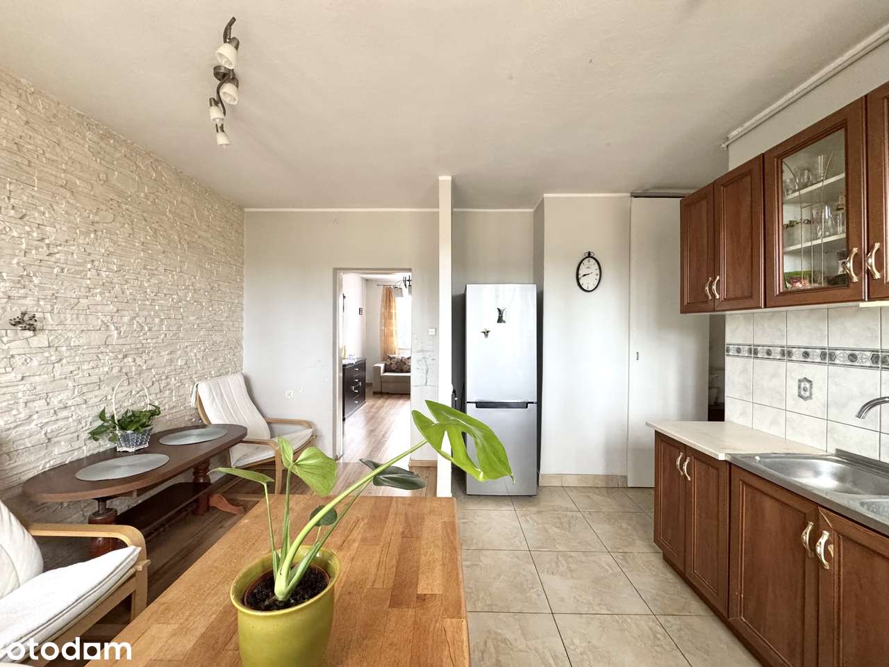 Bezczynszowe, 2 - pokojowe mieszkanie z dużym ogródkiem i garażem!-12