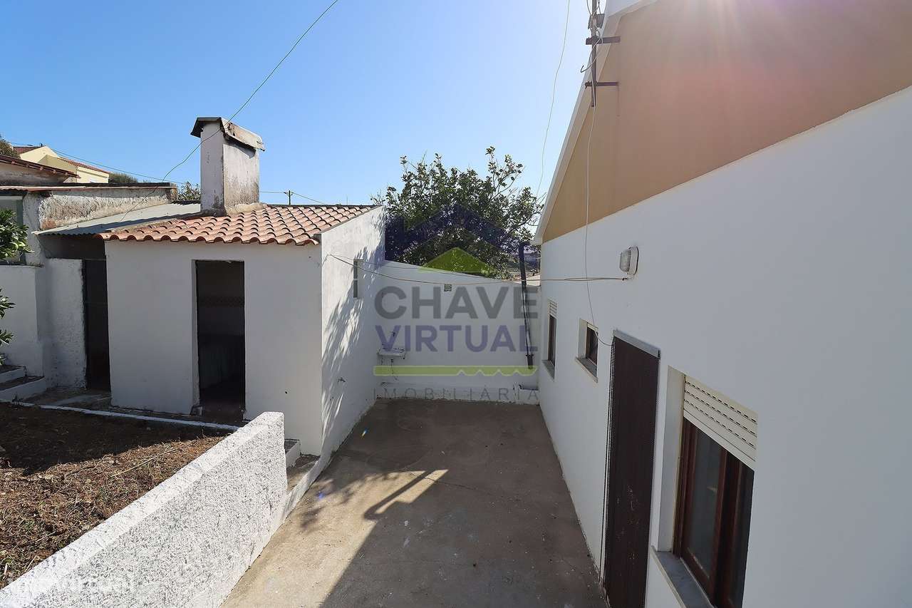 Moradia V3 com garagem e anexo  – Concelho Torres Vedras-33