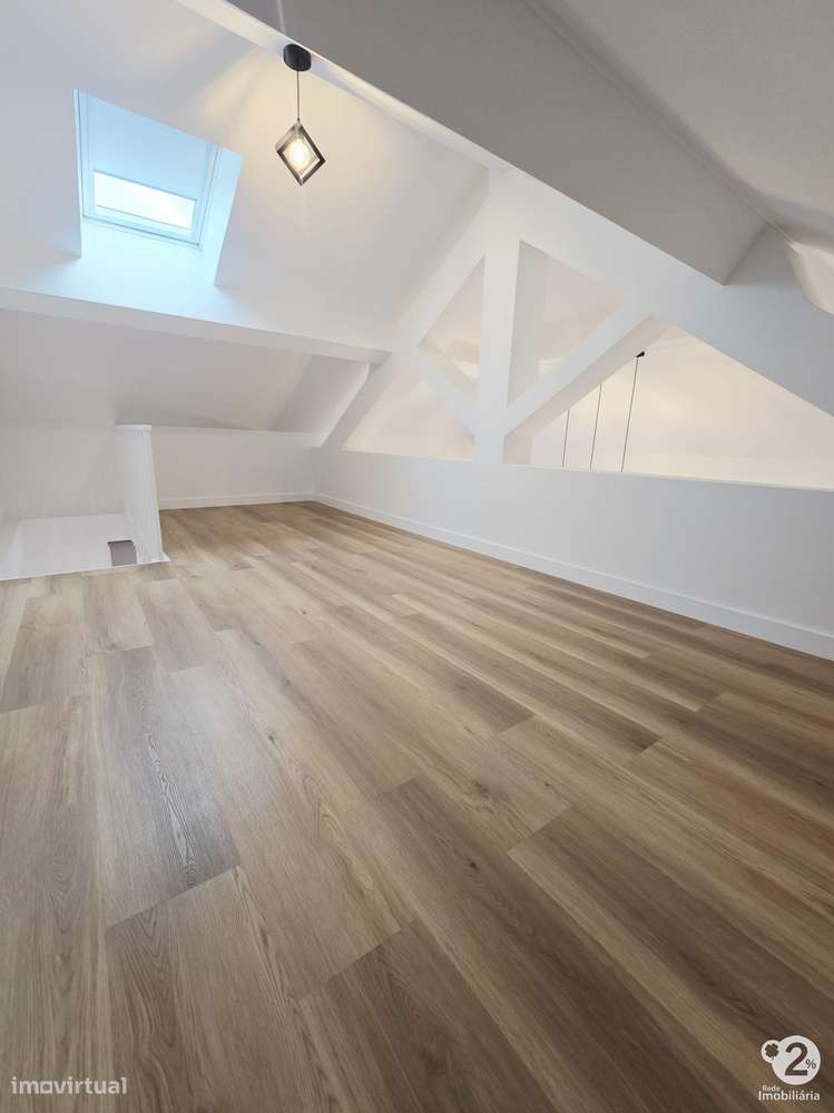 Moradia T0 Duplex totalmente remodelada no Bonfim-12