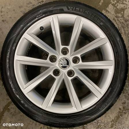 Koła Skoda  Vredestein Ultrac Satin 225/45-17  5x112 - ET49 - 7 J x 17H2 - 6