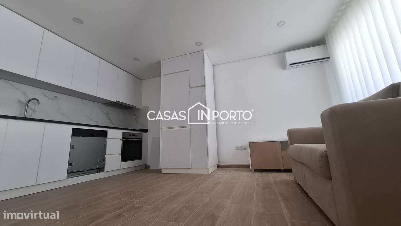 Moradia Triplex T2 com Terraço - Localização Premium junto à Lapa,-8