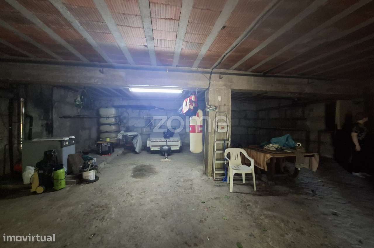 Espetacular Moradia T4 com Jardim e Garagem em Chaves-17