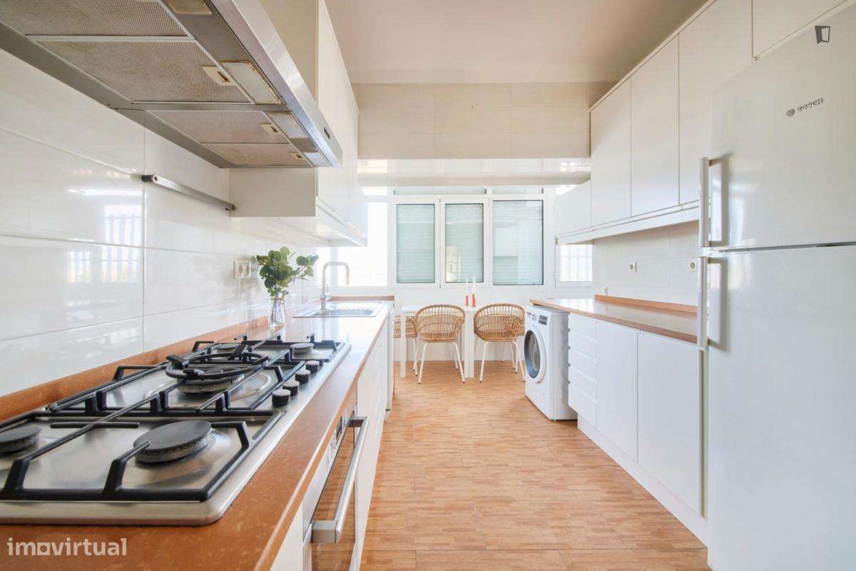 Quarto - localizado em Arroios Lisbon - Grande imagem: 3/10