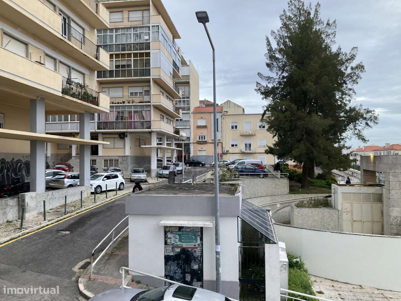 Fantástico T2 com Parqueamento junto à estação de comboios de Queluz - Grande imagem: 2/28