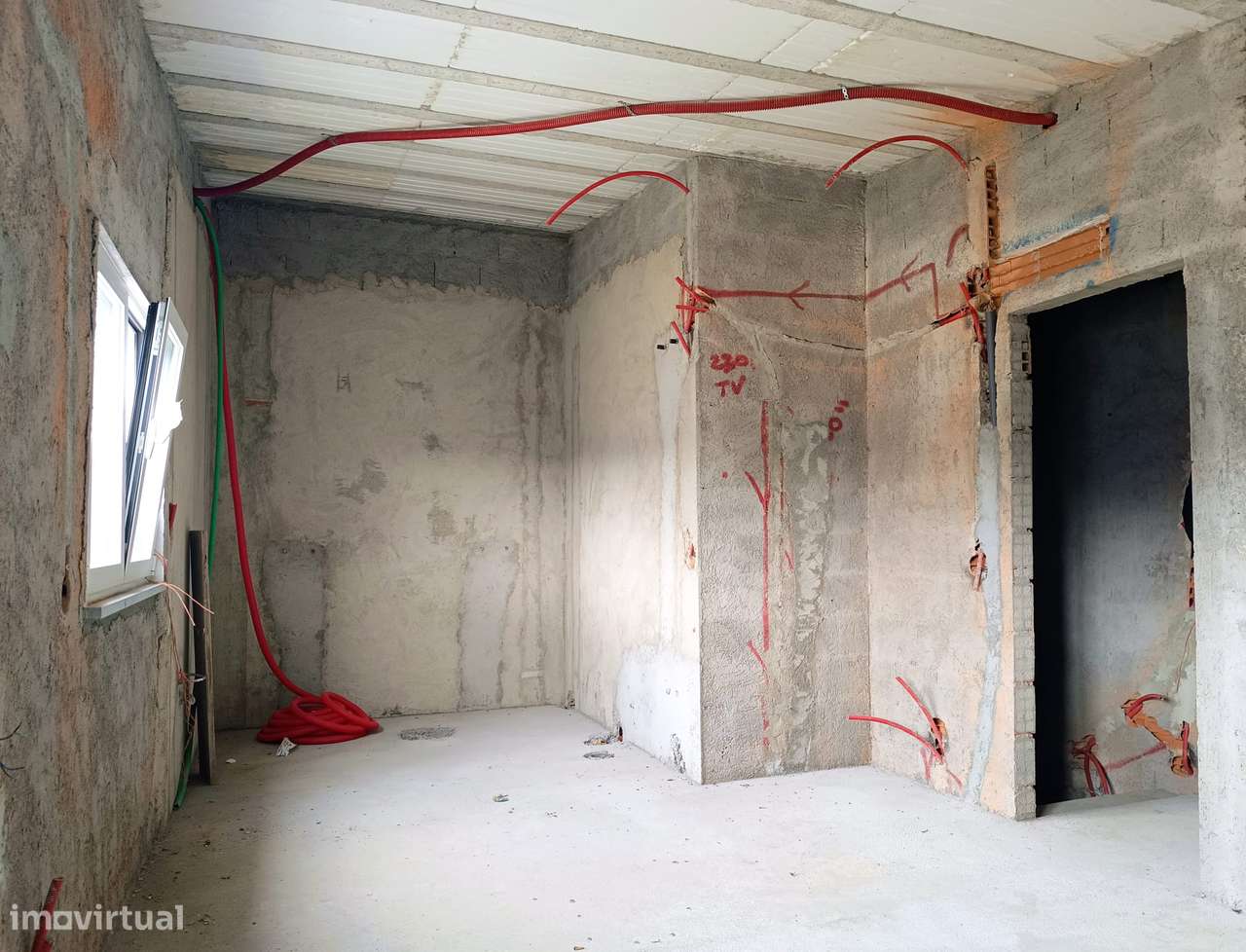 Moradia T4 C/terraço em Alfragide-16