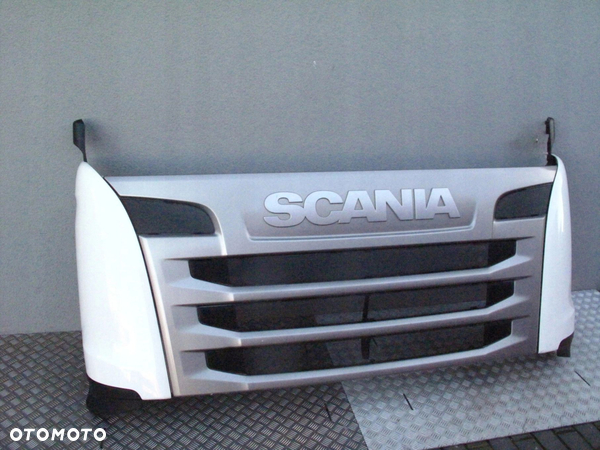 ATRAPA GÓRNA KOMPLETNA SCANIA STREAMLINE - 2