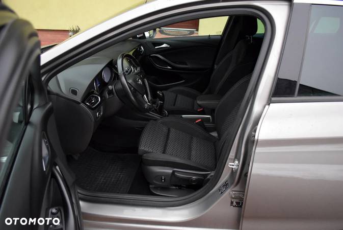 Opel Astra V 1.4 T Elite - 11