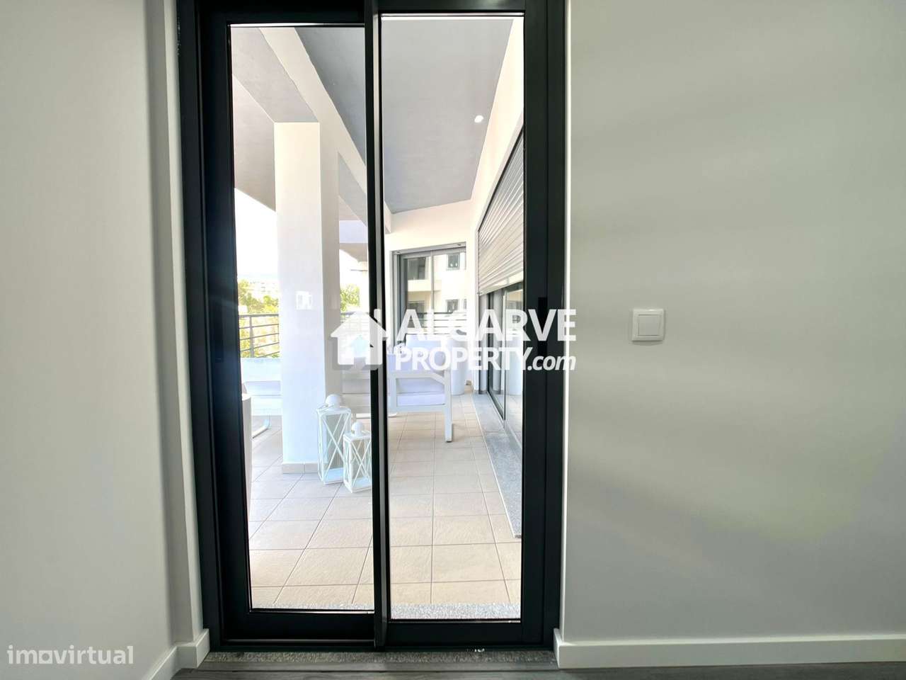 Apartamentos T3 em condomínio de arquitetura moderna com jardim perto-35