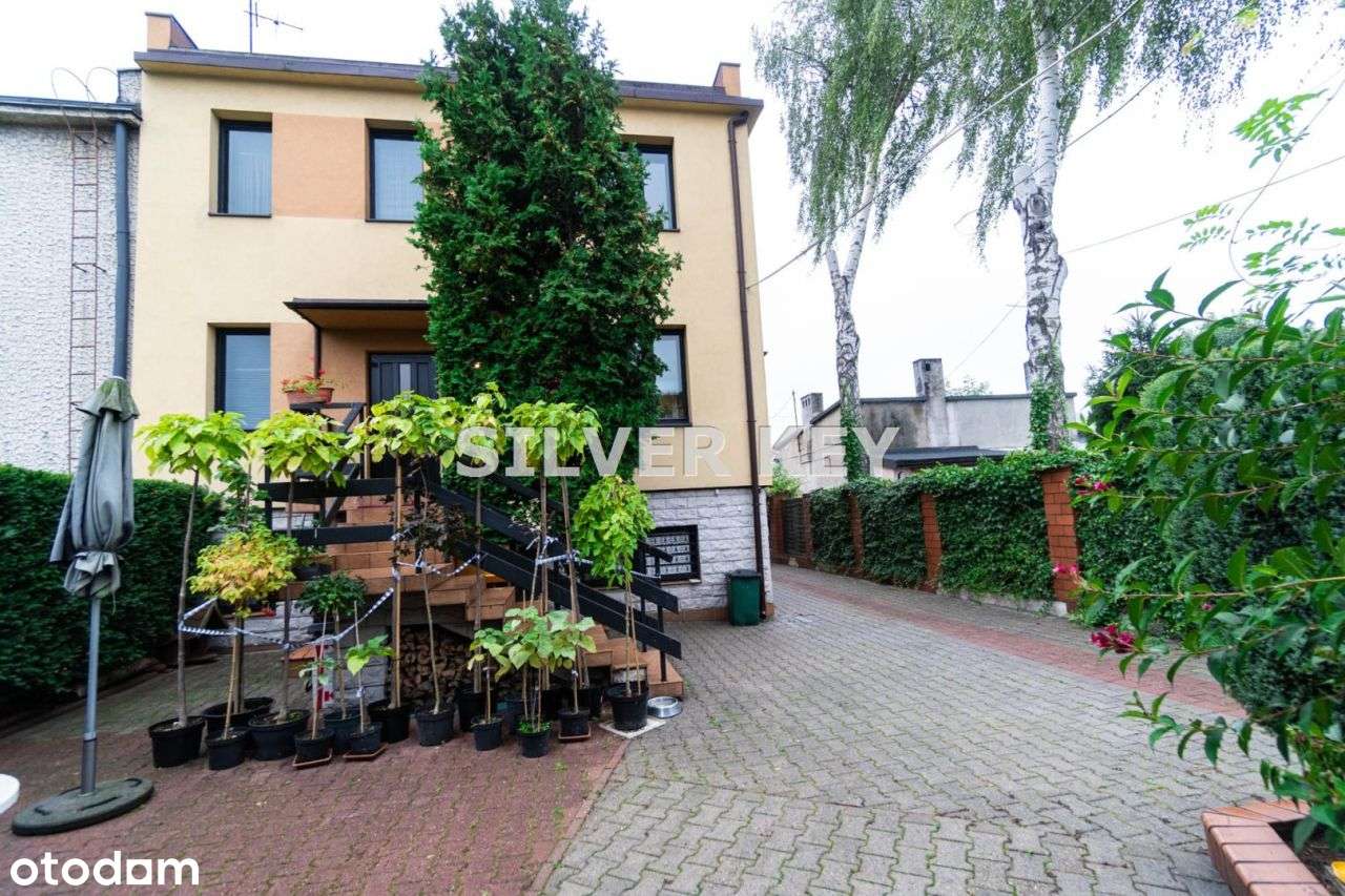 Wyjątkowy Dom z Dodatkowym Budynkiem Usługowym-18