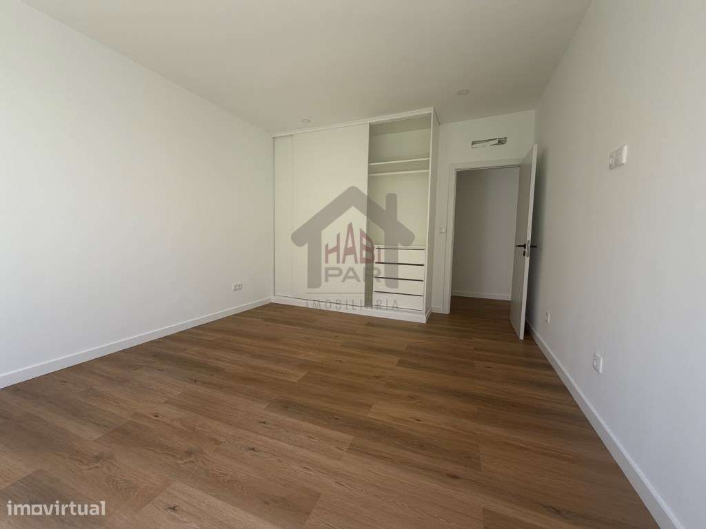 Excelente Moradia T3+1 Centro de Benavente Baixa de Preço-7