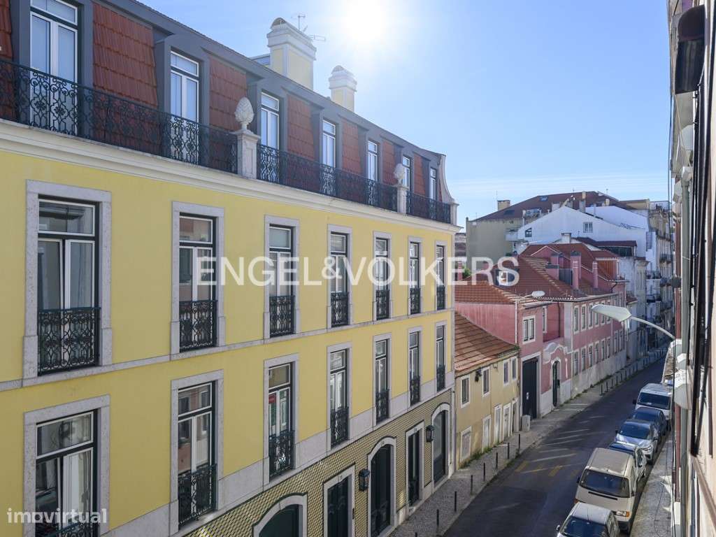 Prédio residencial para recuperar em Campo de Ourique - Grande imagem: 4/38