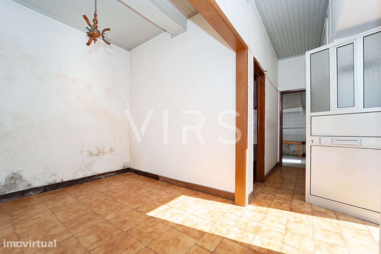 Moradia para remodelar a 3 min do ISCAC-27