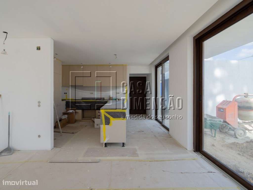 Moradia isolada de tipologia T3 na melhor zona da Aroeira, com Pisc...-6