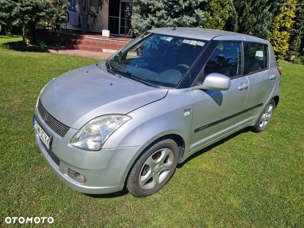 Suzuki Swift - 1