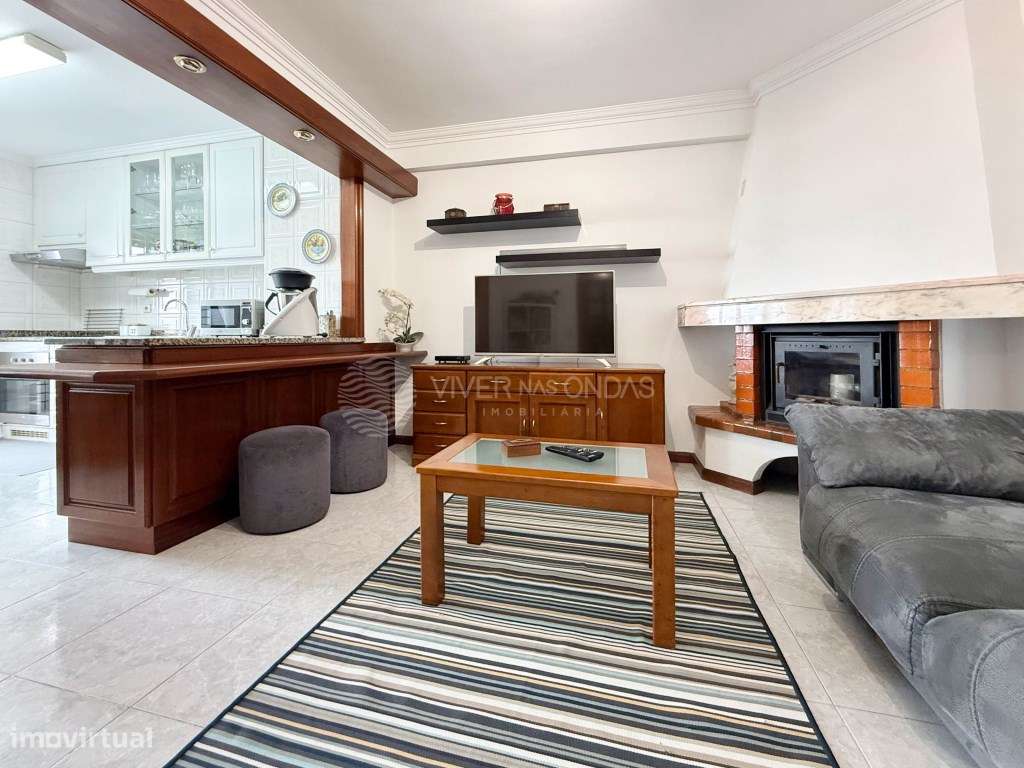 T2 Último Piso com Lareira e Lugar de Garagem | Pedras Rubras-4