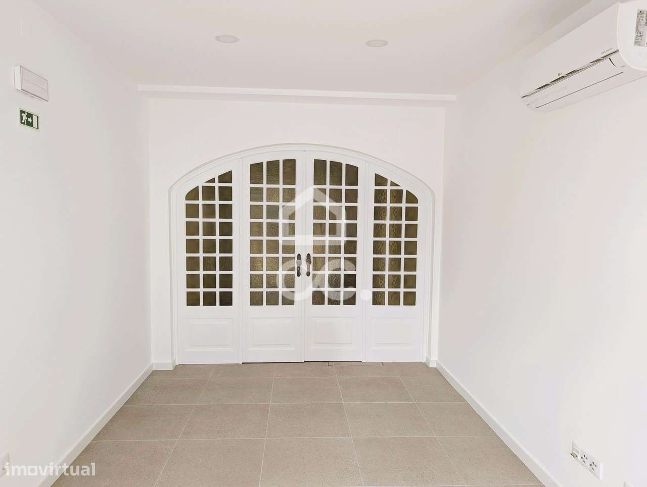 Loja, 153,14 m², Abrantes (São Vicente e São João) e Alferrarede-8